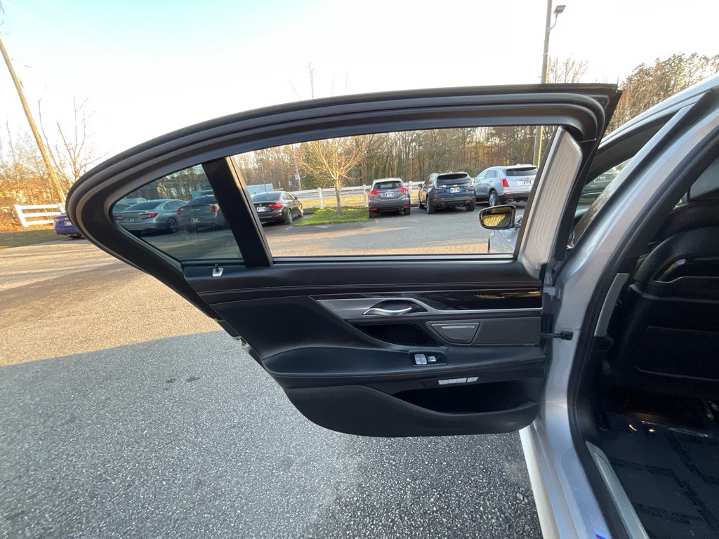 2018 BMW 7 Series Image 46