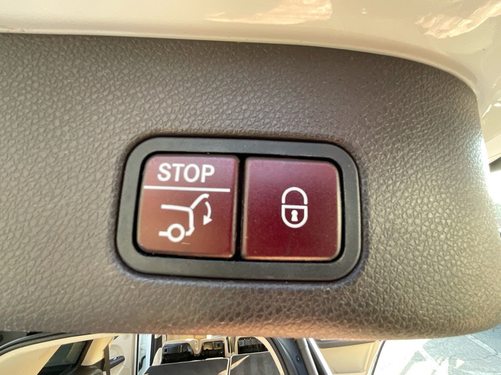 2017 Mercedes-Benz GLS-Class Image 43