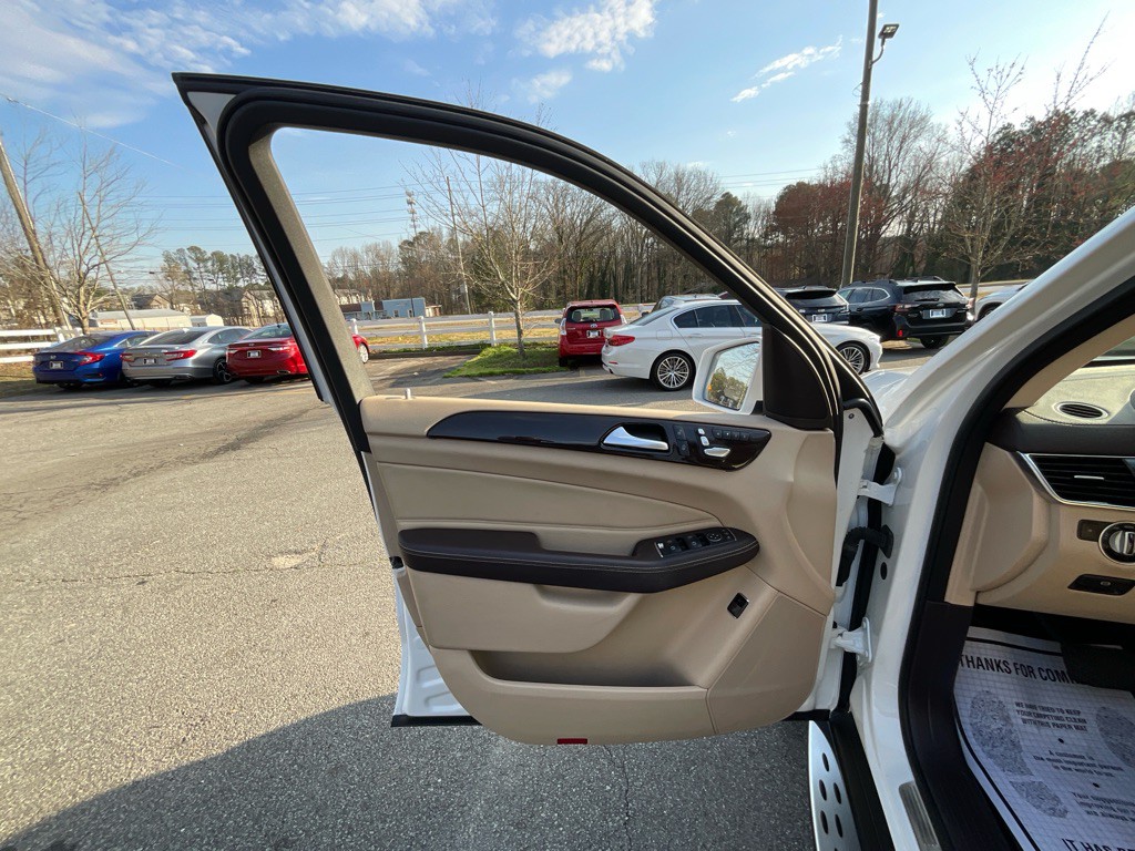 2017 Mercedes-Benz GLS-Class Image 44