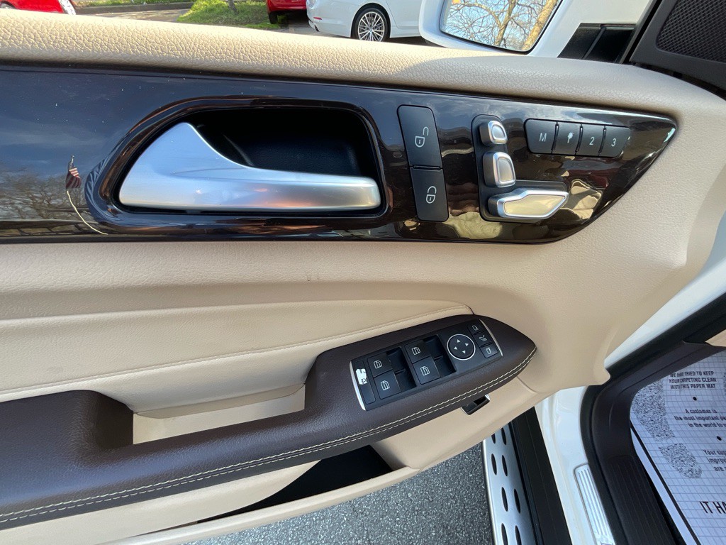 2017 Mercedes-Benz GLS-Class Image 45