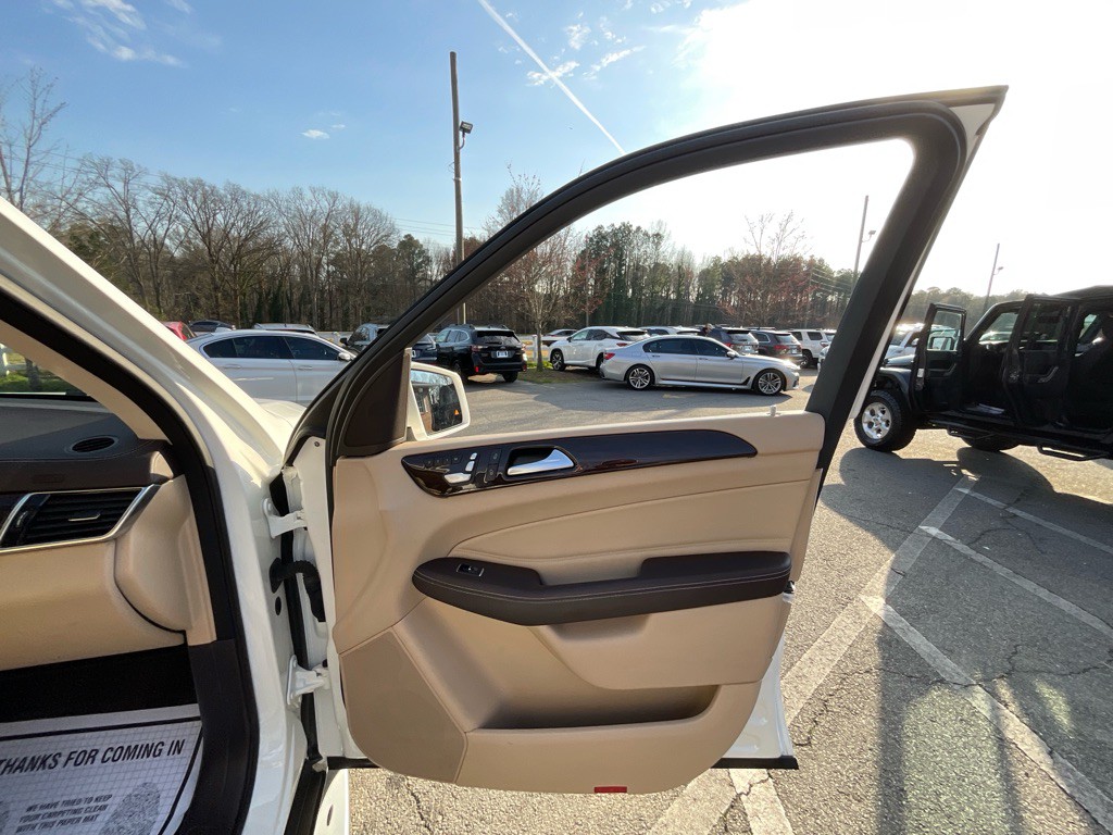 2017 Mercedes-Benz GLS-Class Image 48