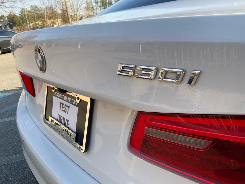 2017 BMW 5 Series Image 9