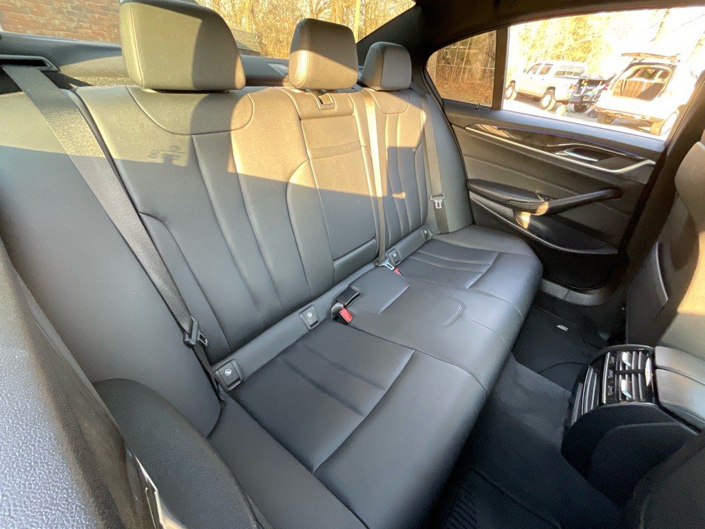 2017 BMW 5 Series Image 33