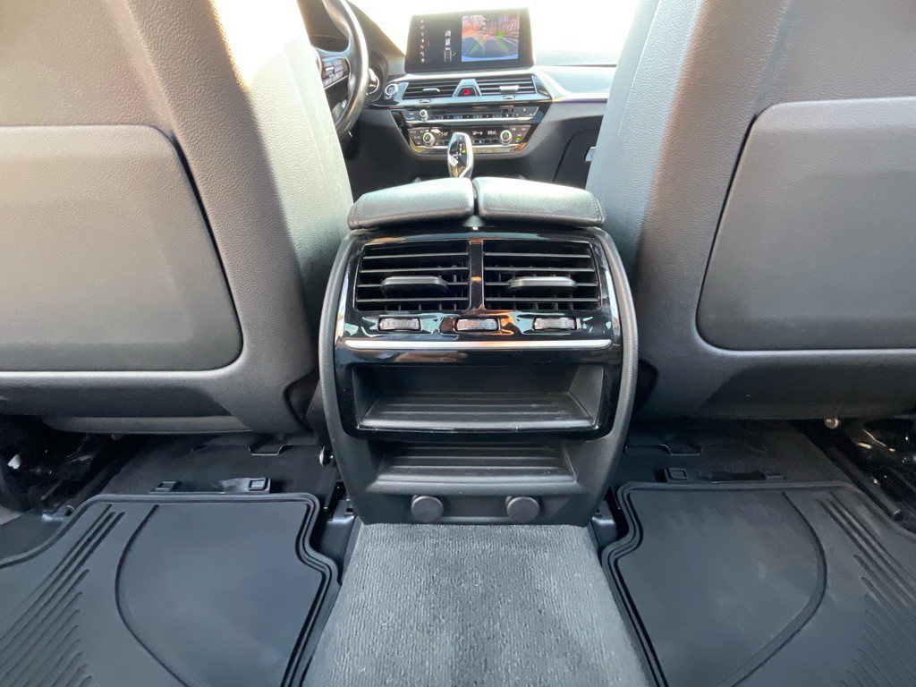 2017 BMW 5 Series Image 35