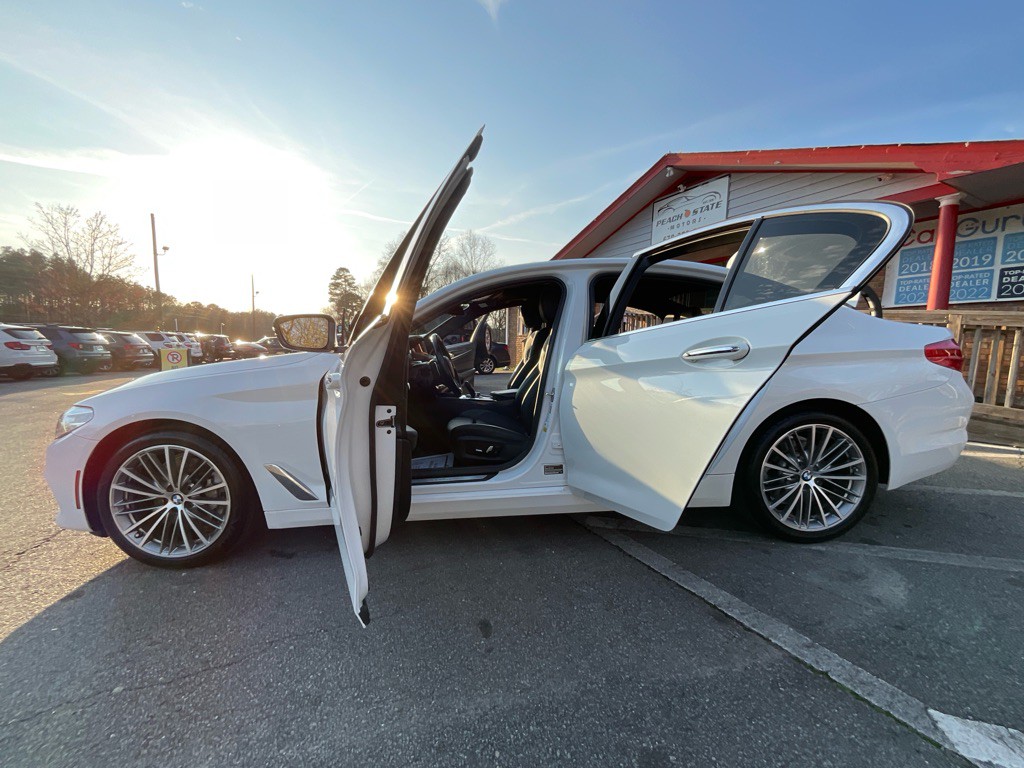 2017 BMW 5 Series Image 37