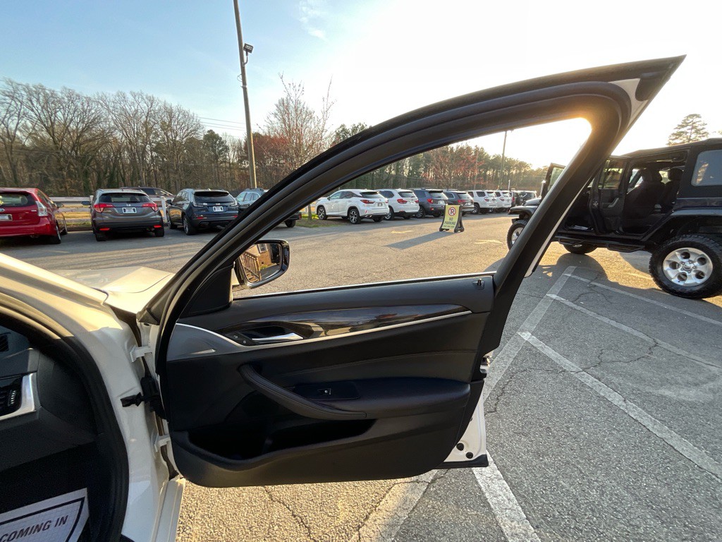 2017 BMW 5 Series Image 43