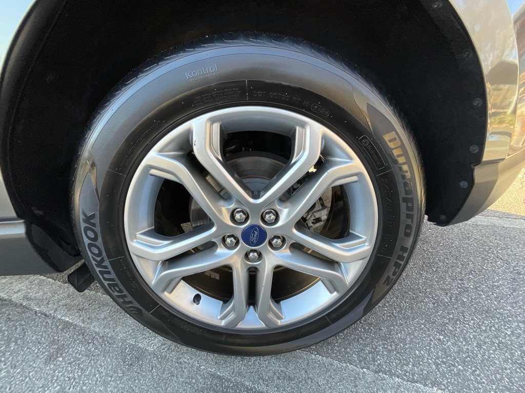 2016 Ford Edge Image 12