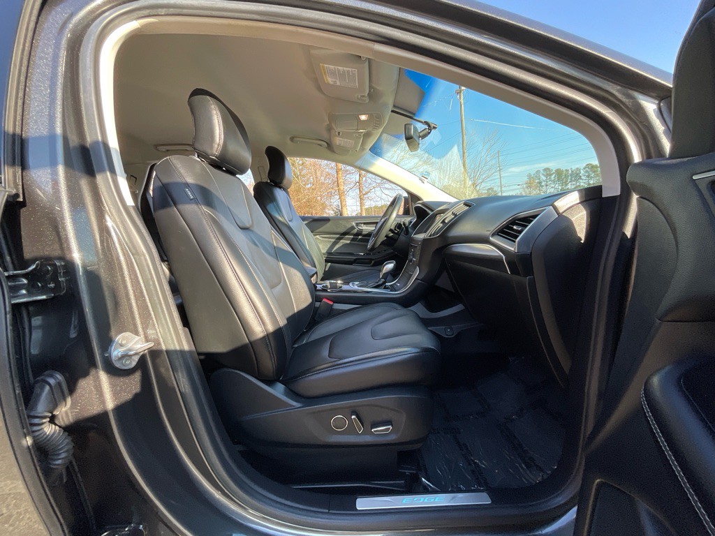 2016 Ford Edge Image 17