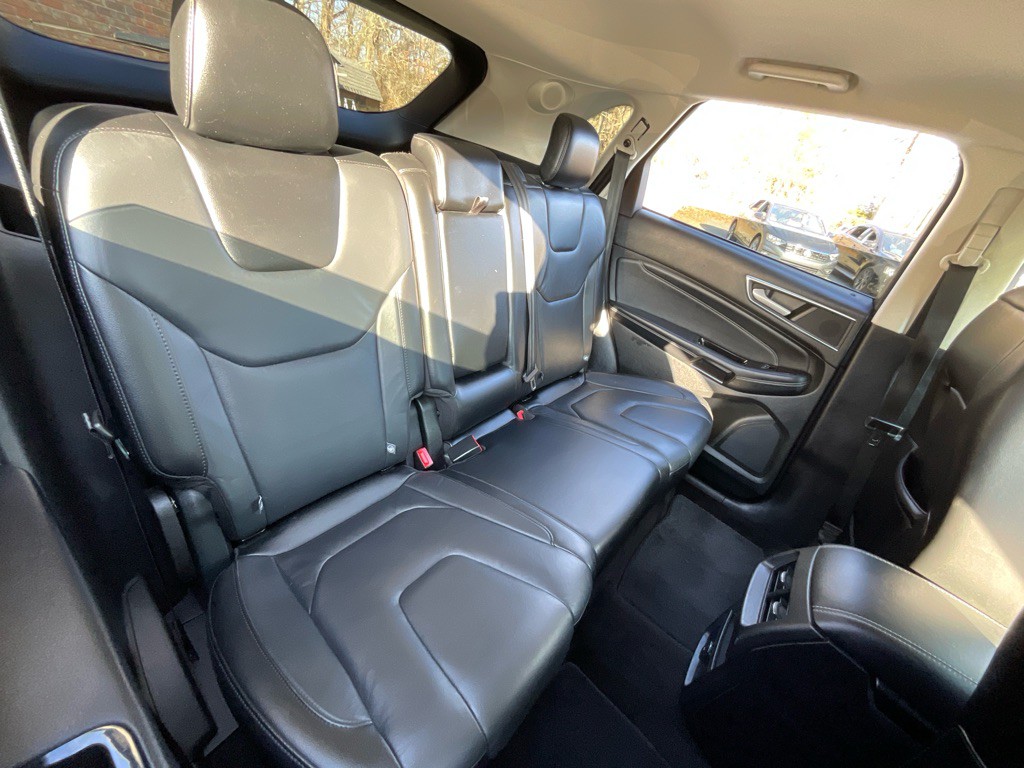 2016 Ford Edge Image 32