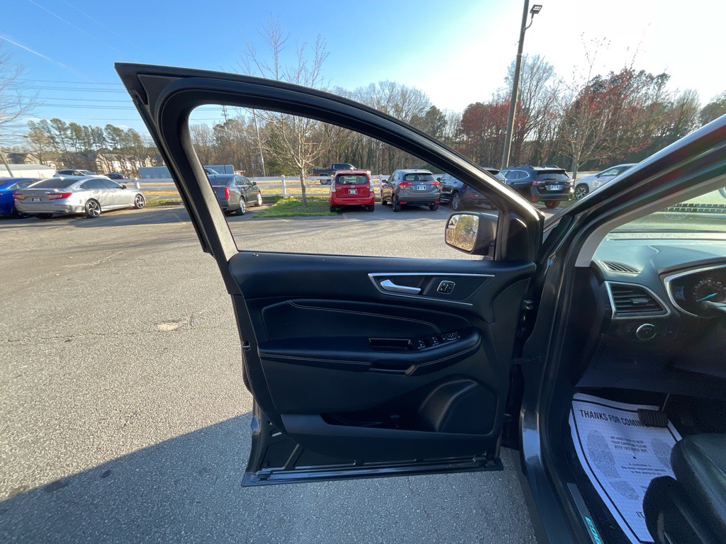 2016 Ford Edge Image 40