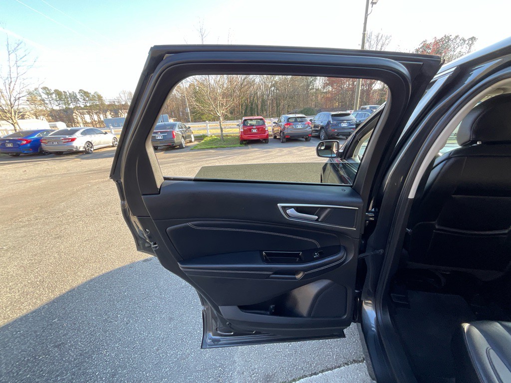 2016 Ford Edge Image 43