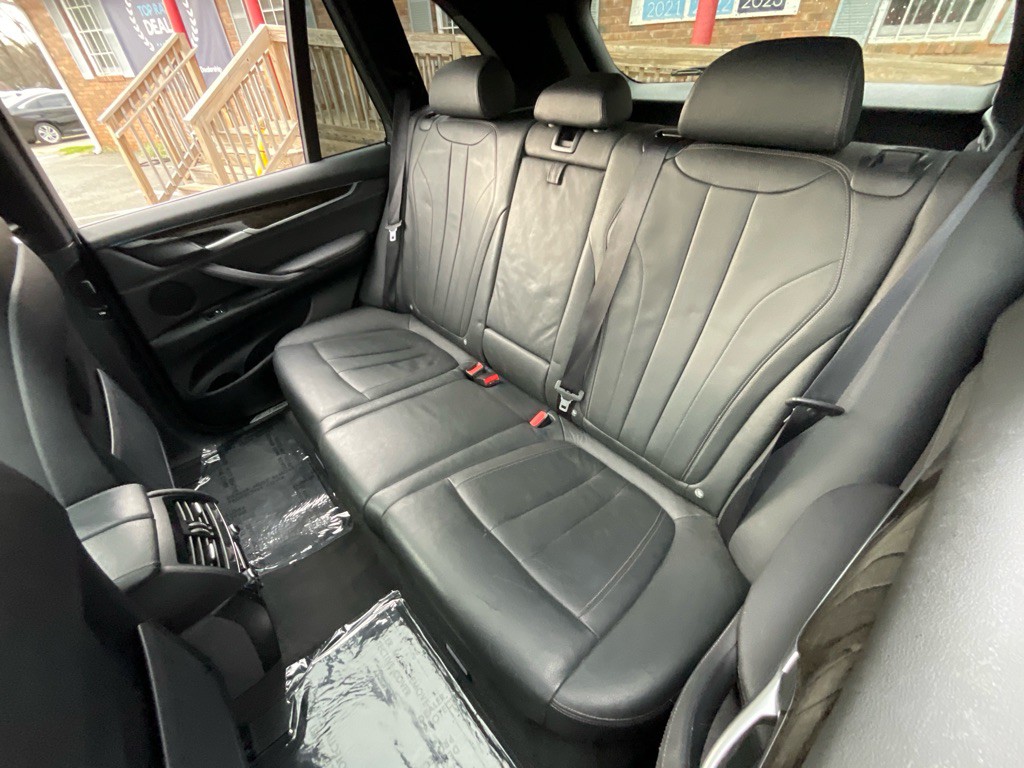 2017 BMW X5 Image 30