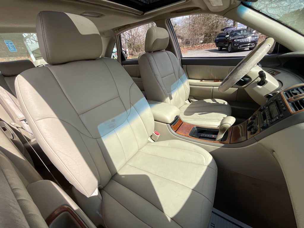 2000 Toyota Avalon Image 18