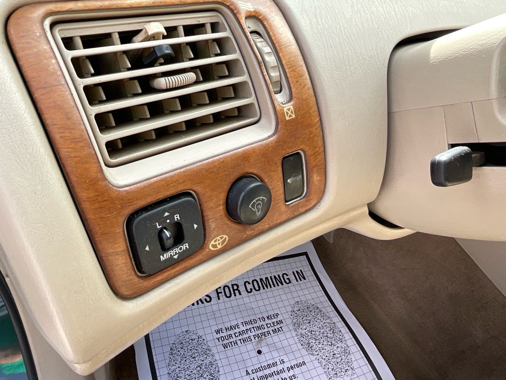 2000 Toyota Avalon Image 38