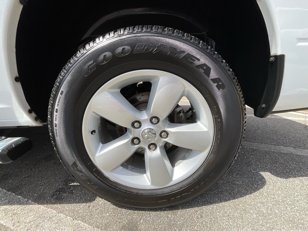 2016 RAM 1500 Image 12