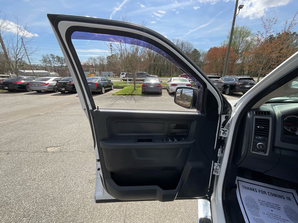 2016 RAM 1500 Image 37