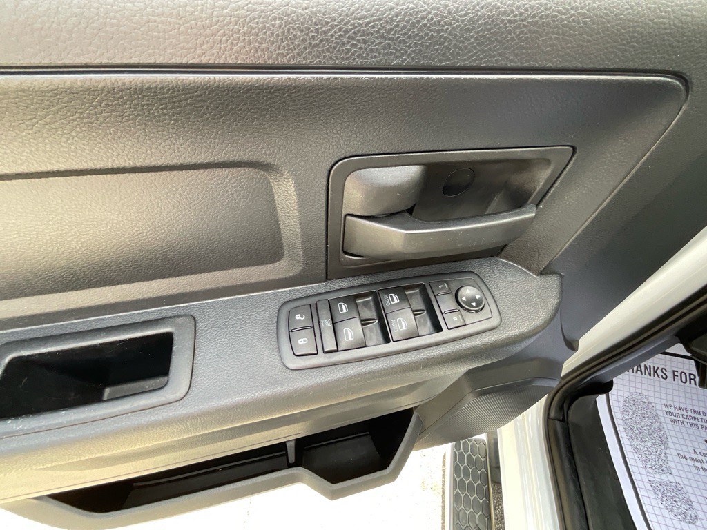 2016 RAM 1500 Image 38