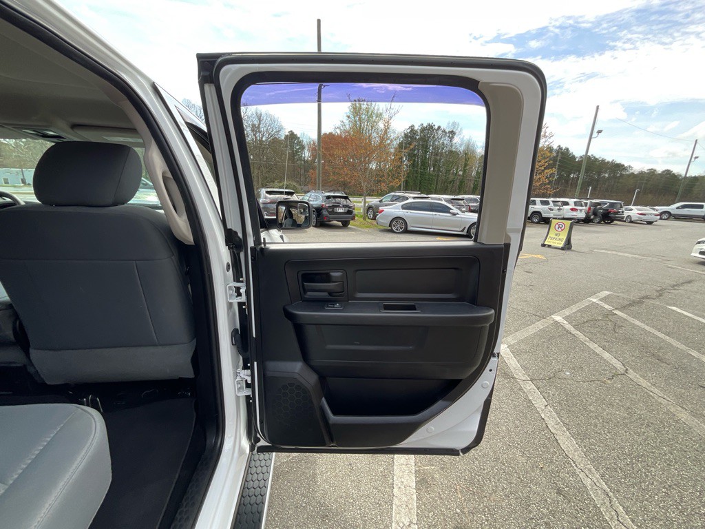 2016 RAM 1500 Image 42