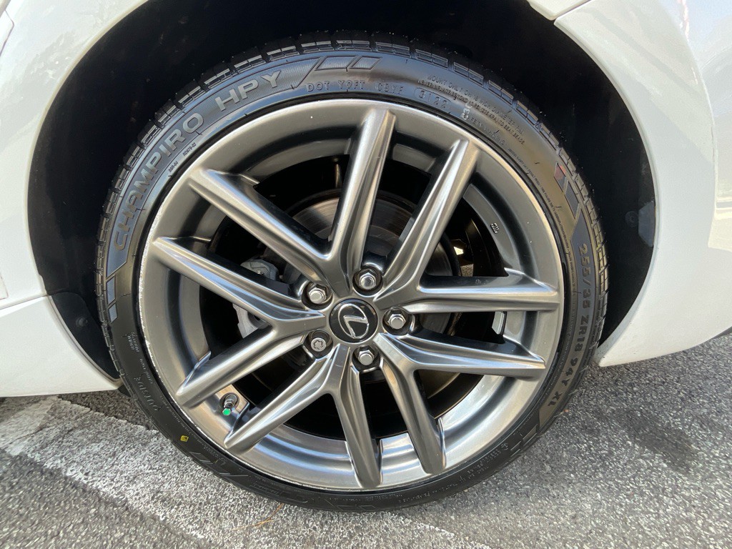 2018 Lexus IS 300 Image 12