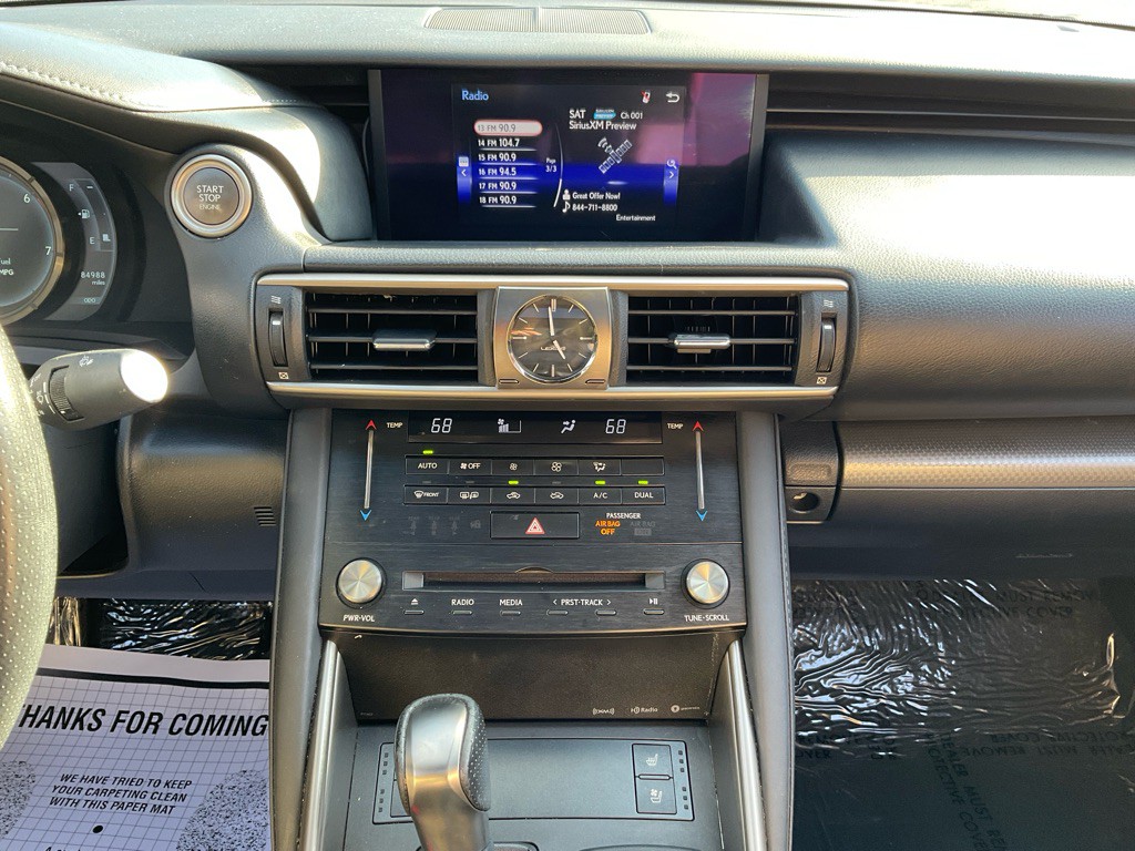 2018 Lexus IS 300 Image 22