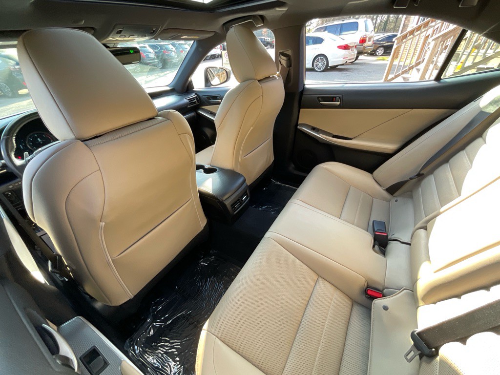 2018 Lexus IS 300 Image 29