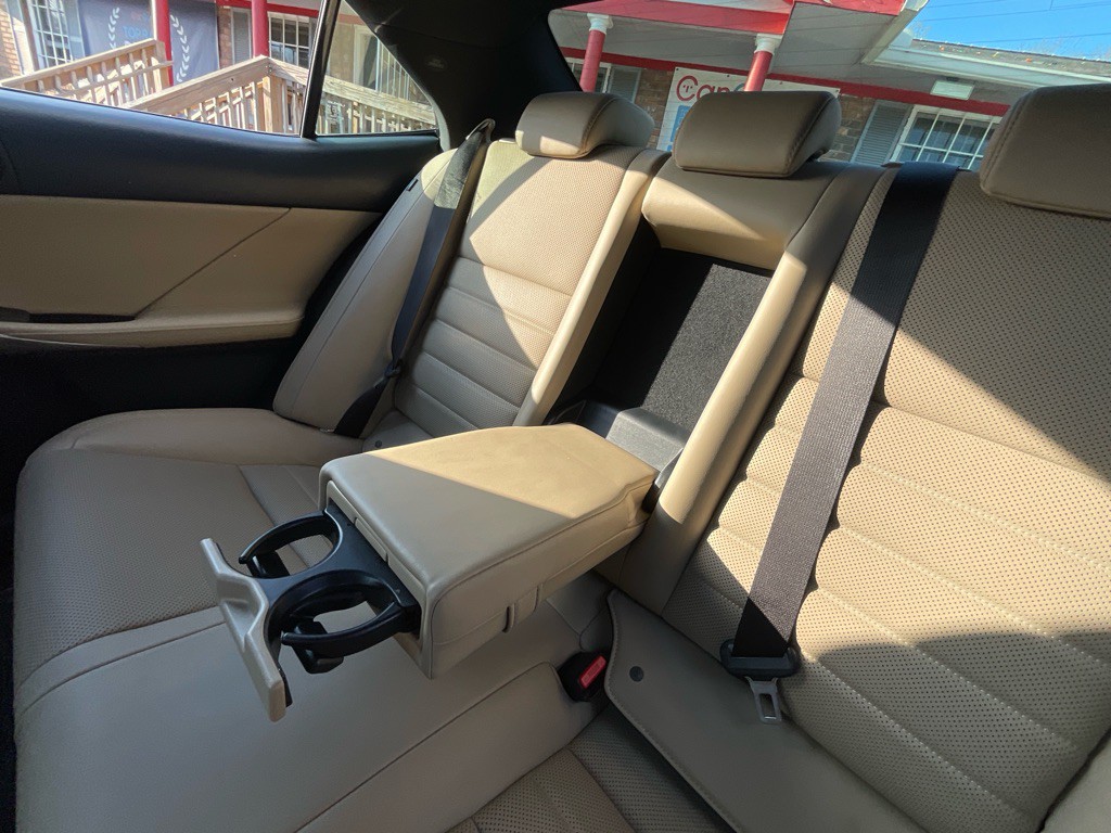 2018 Lexus IS 300 Image 34