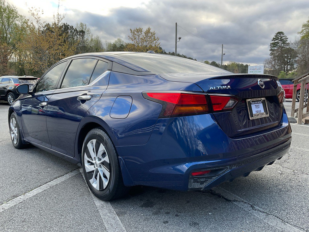 2019 Nissan Altima Image 7