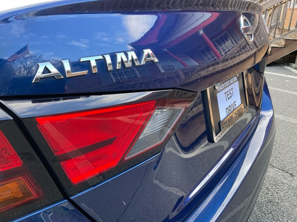 2019 Nissan Altima Image 9