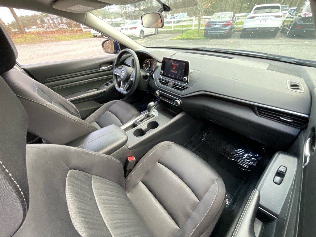 2019 Nissan Altima Image 17