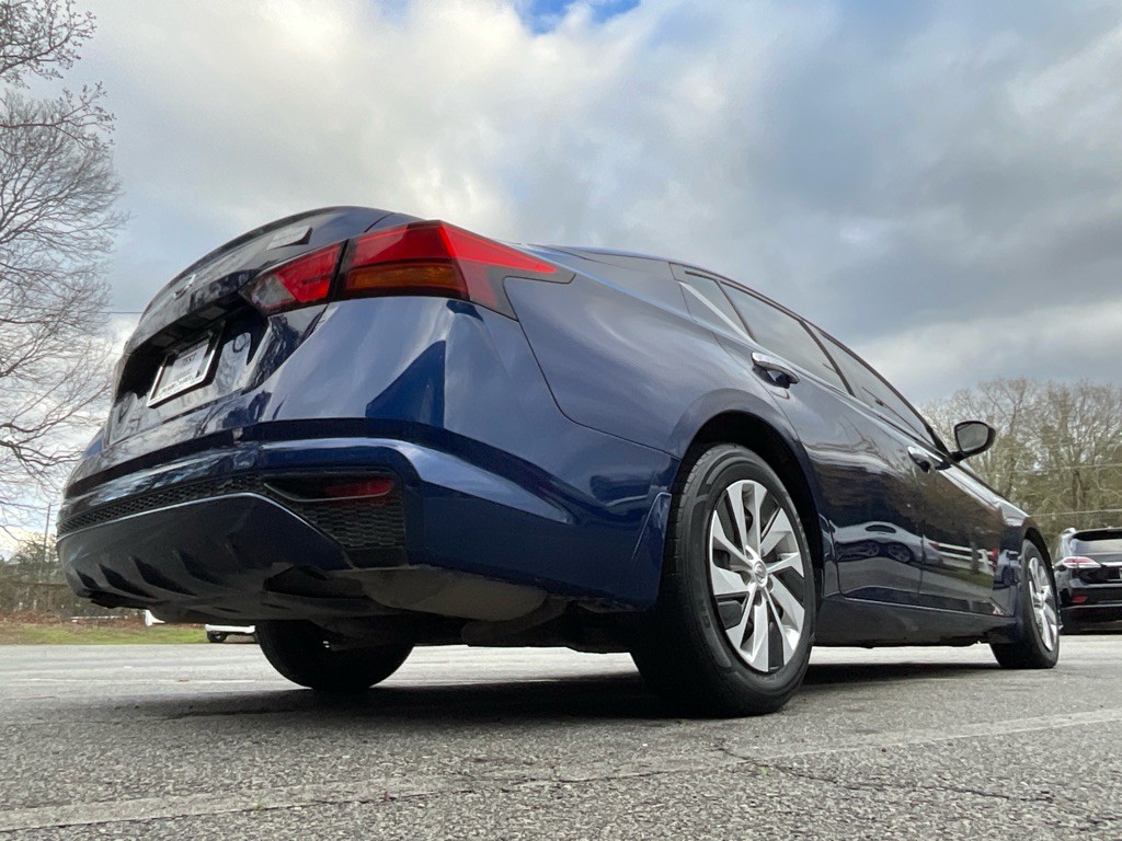 2019 Nissan Altima Image 43