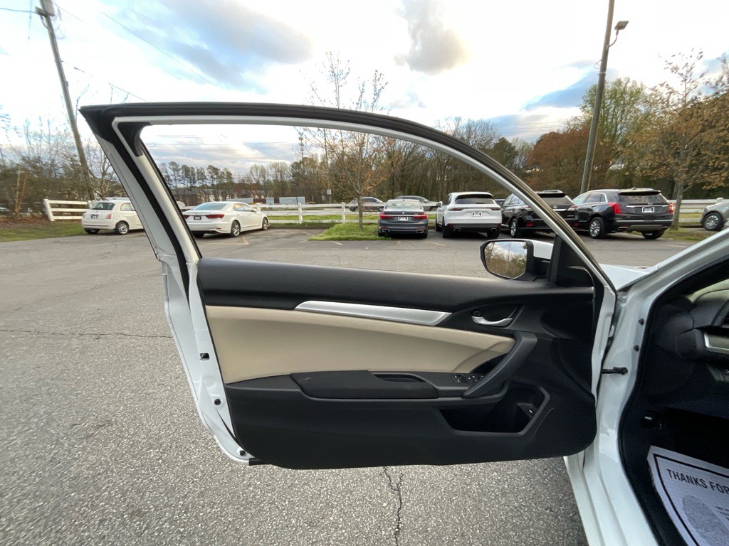 2020 Honda Civic Image 31