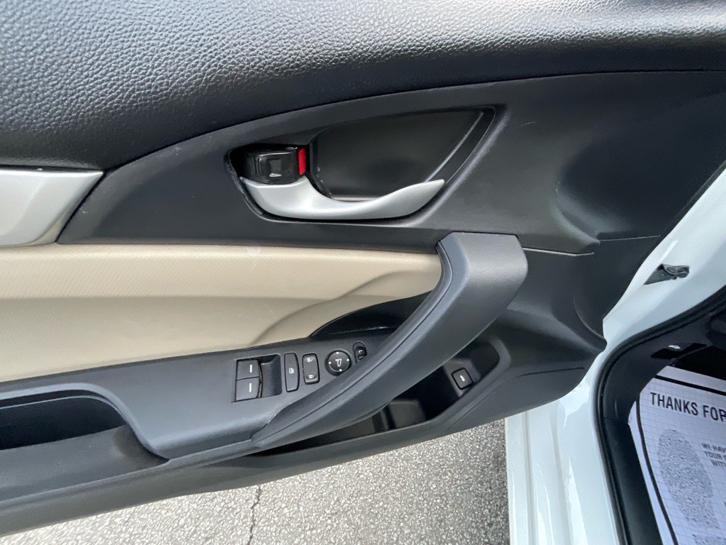 2020 Honda Civic Image 32