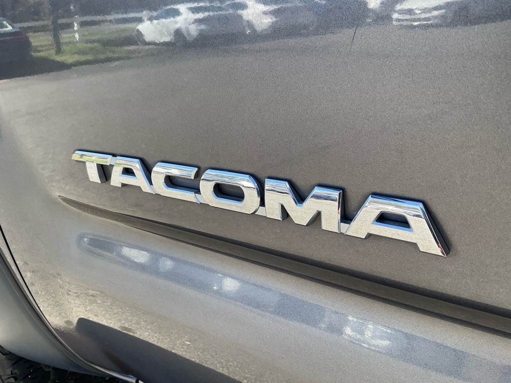2015 Toyota Tacoma Image 11