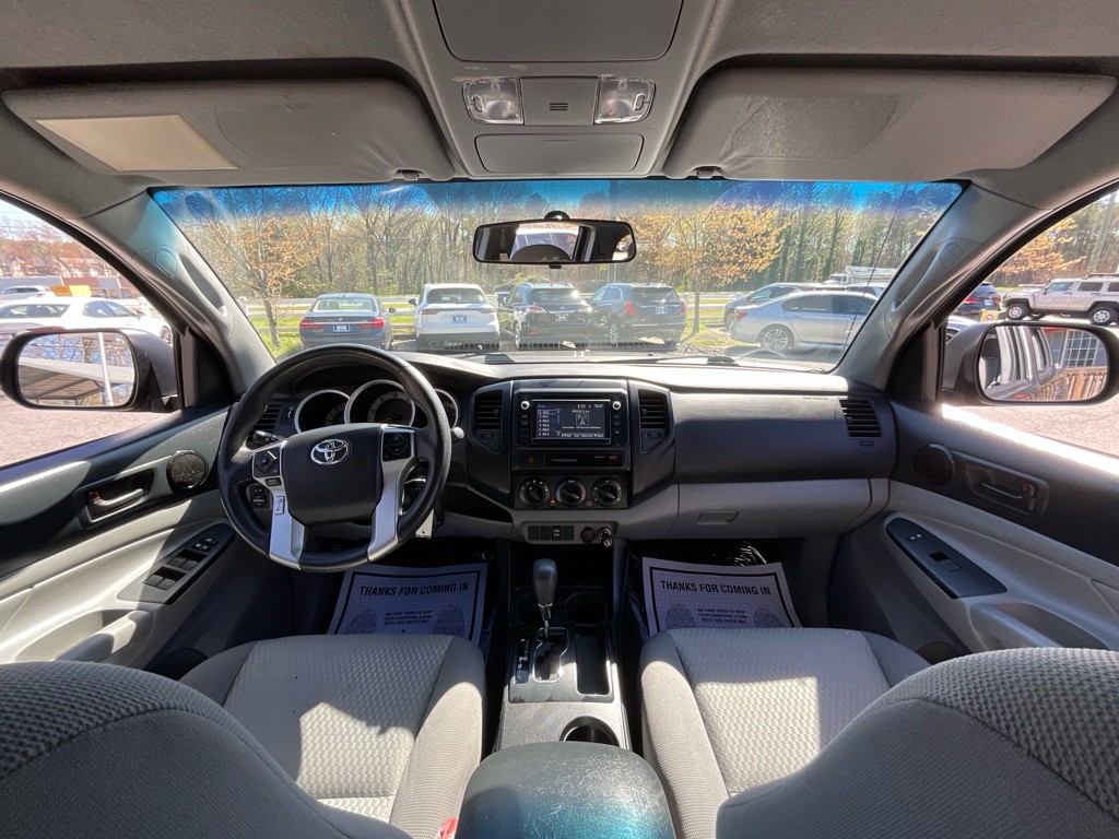 2015 Toyota Tacoma Image 21