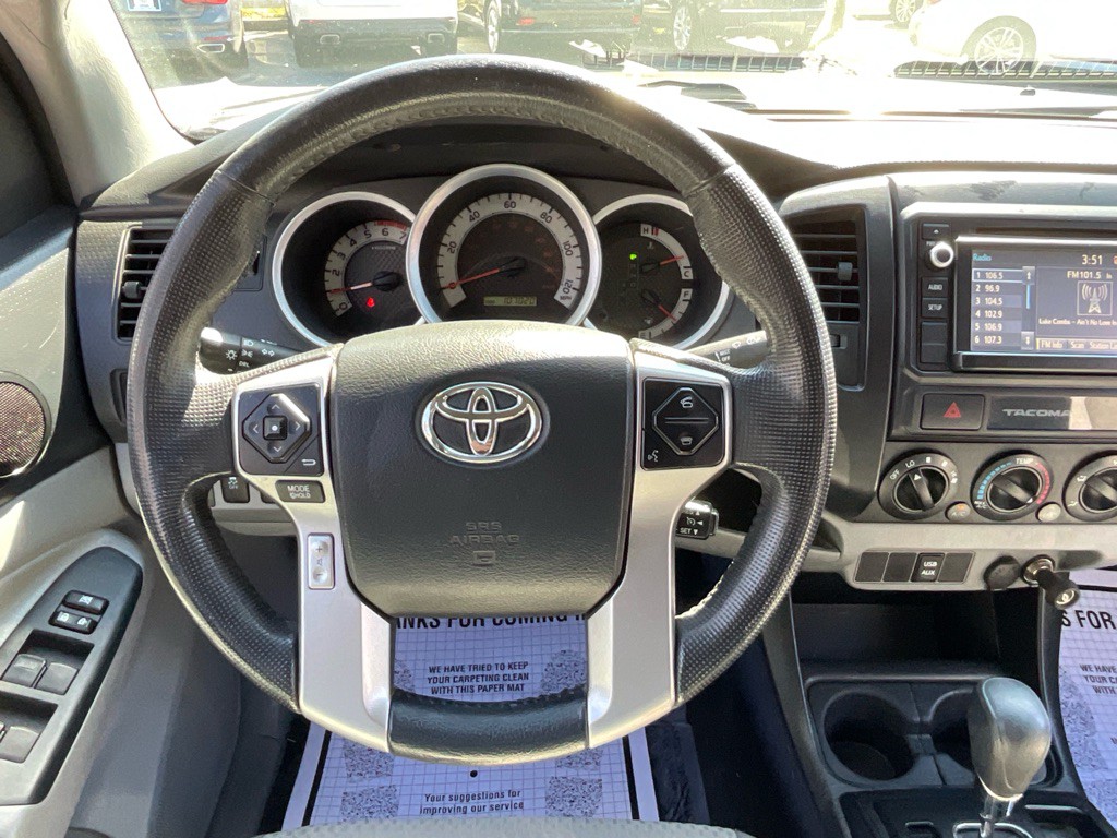 2015 Toyota Tacoma Image 24