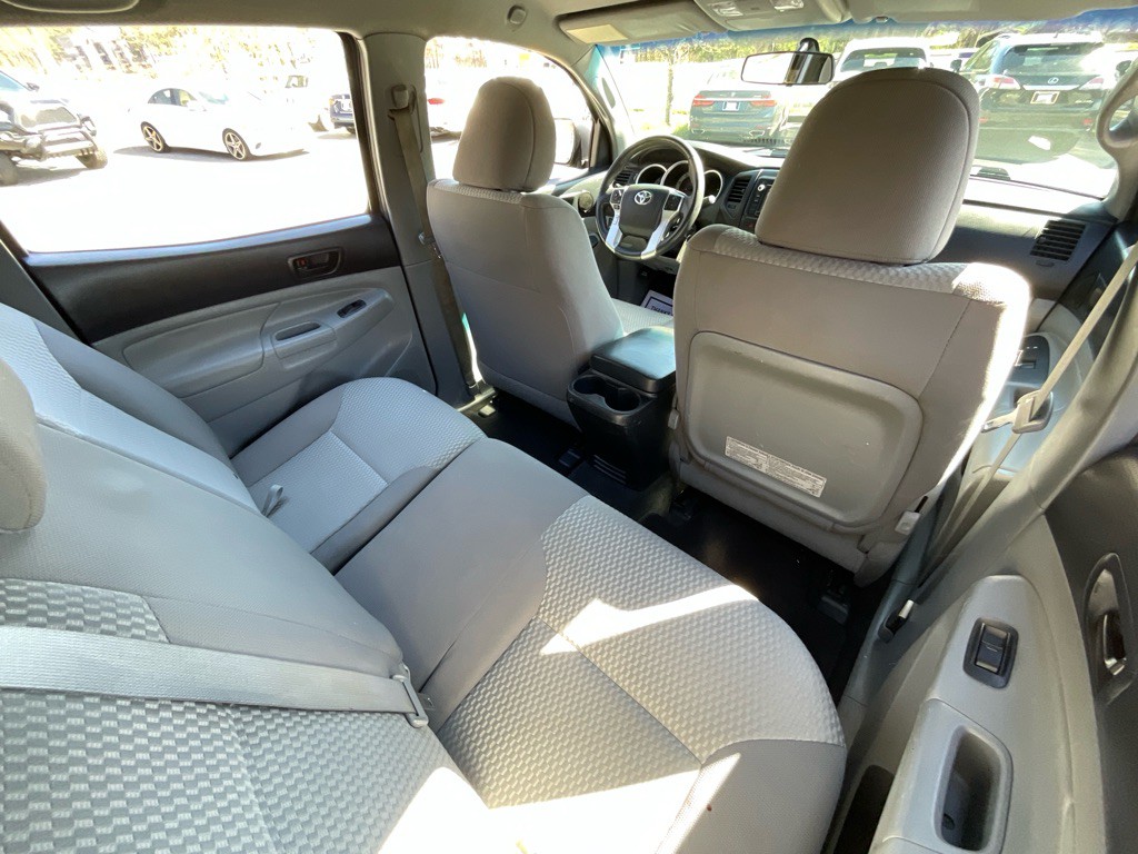 2015 Toyota Tacoma Image 31
