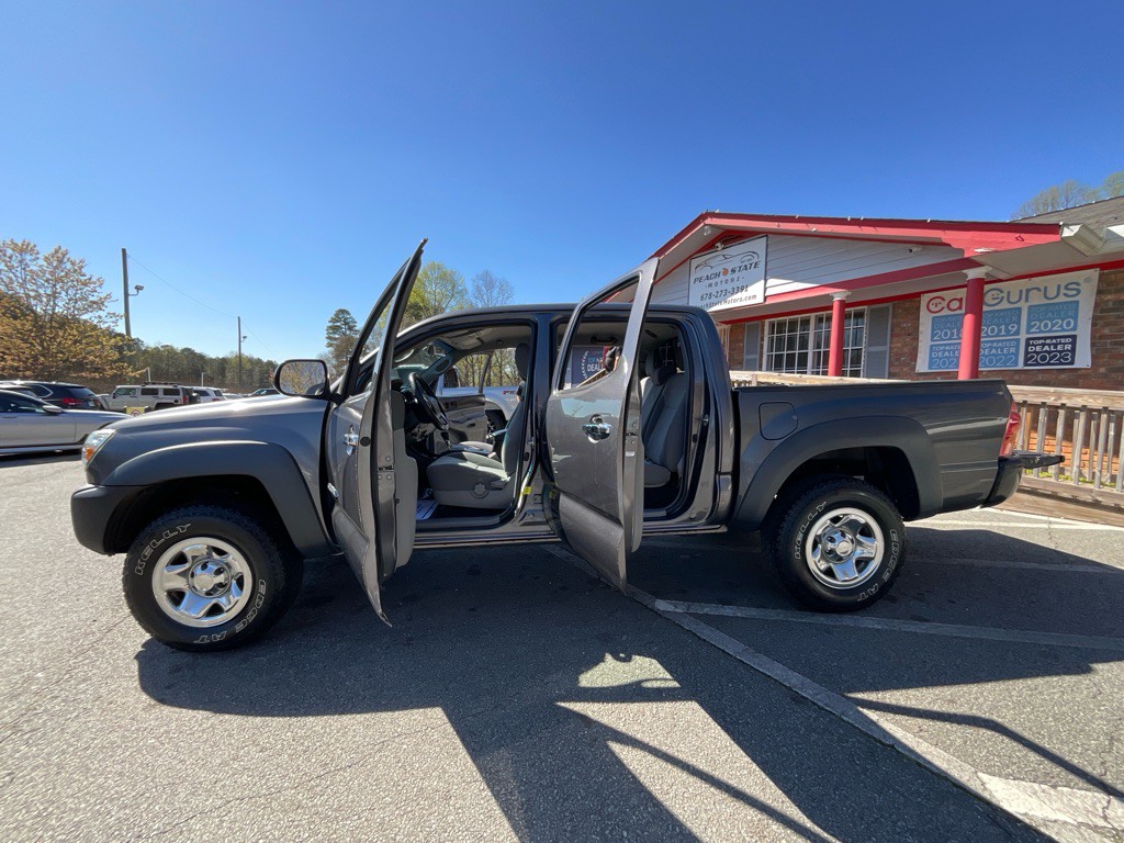 2015 Toyota Tacoma Image 34