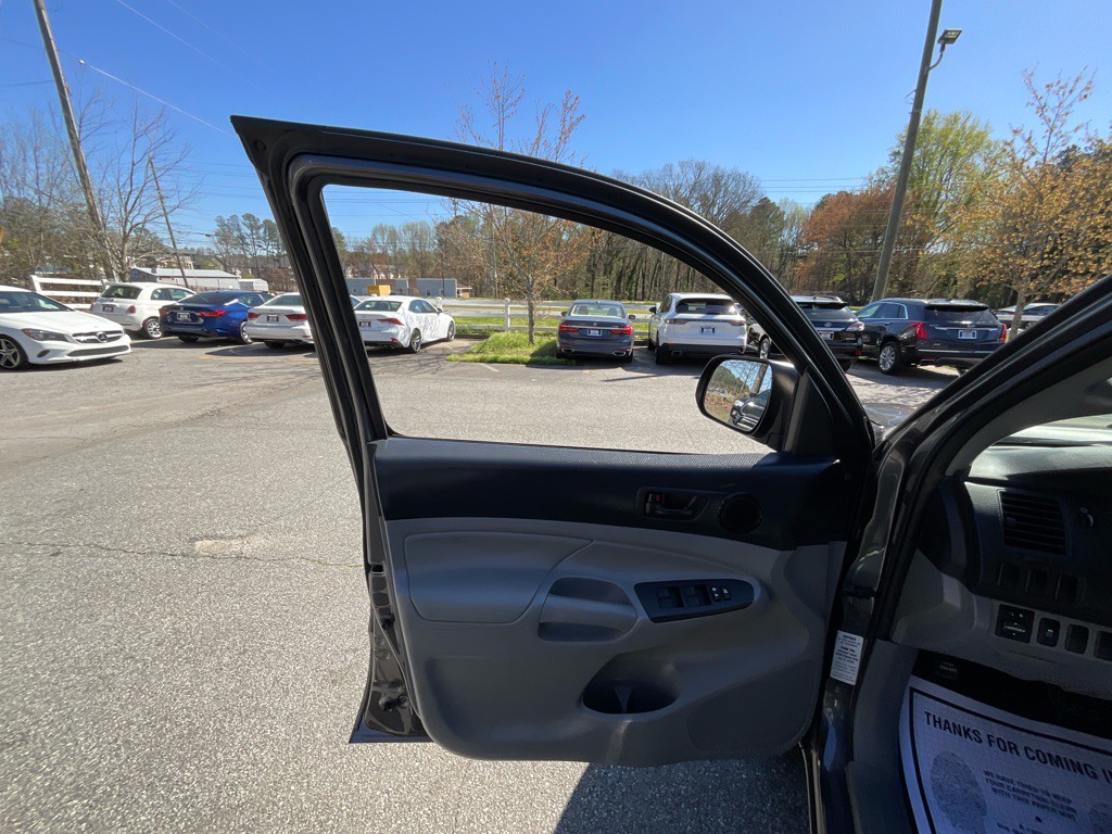 2015 Toyota Tacoma Image 36