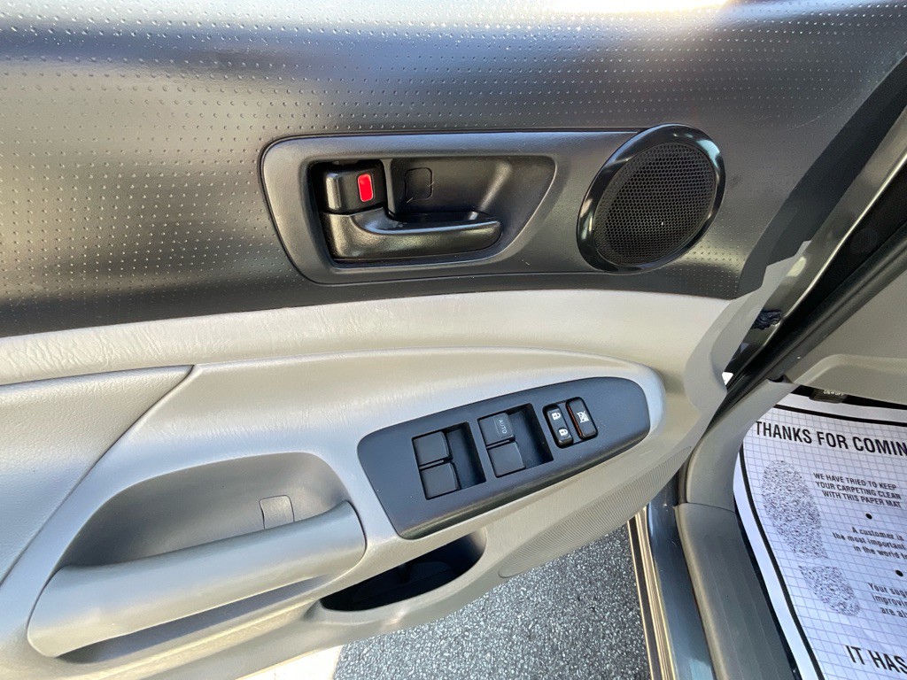 2015 Toyota Tacoma Image 37