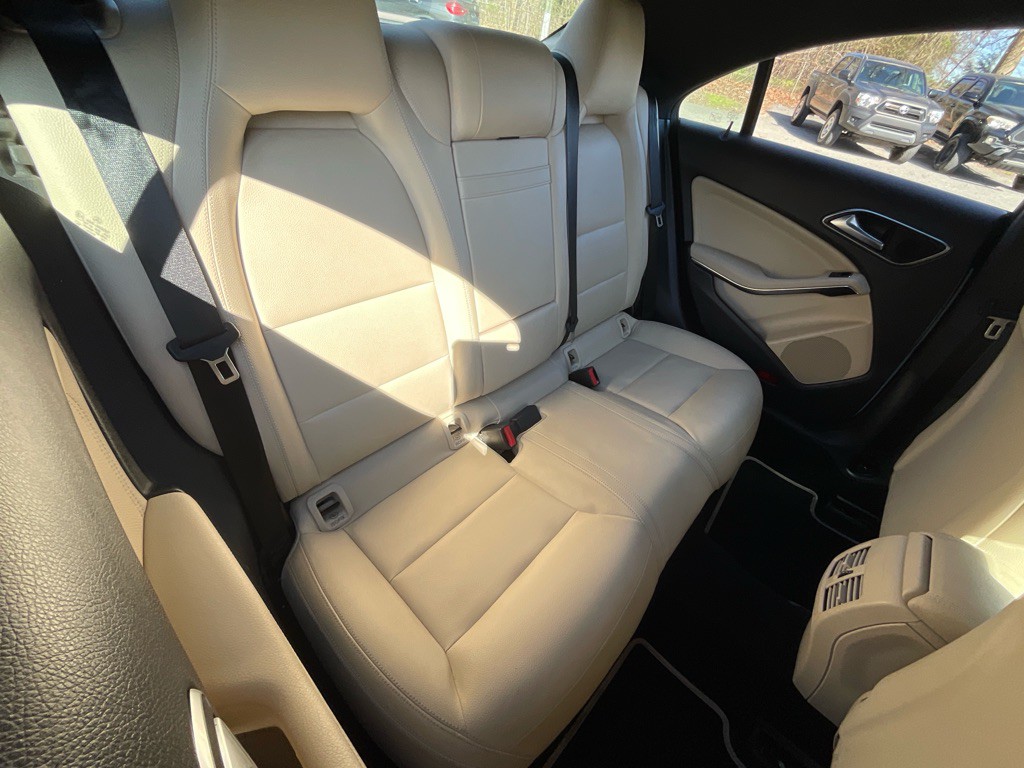 2018 Mercedes-Benz CLA-Class Image 32