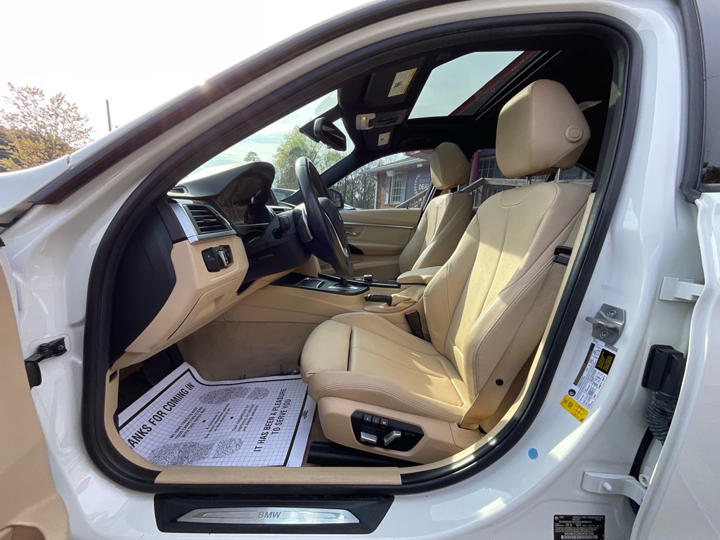 2016 BMW 3 Series Image 13