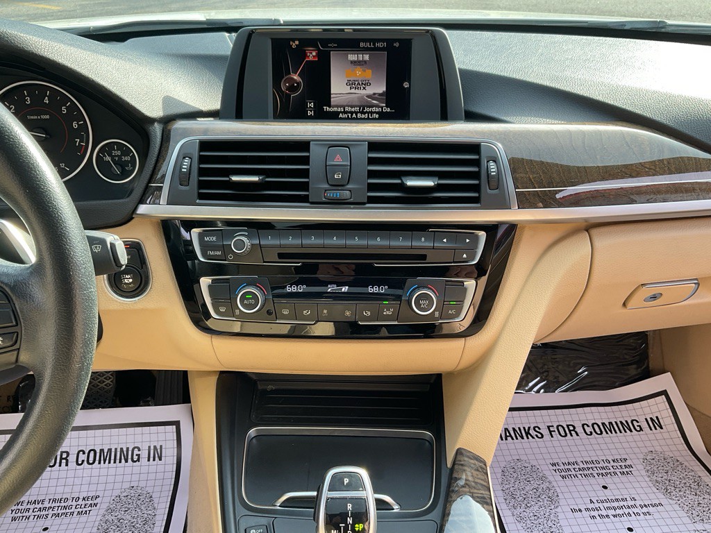 2016 BMW 3 Series Image 20