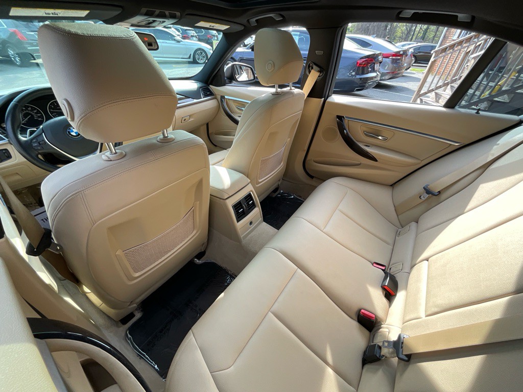 2016 BMW 3 Series Image 27