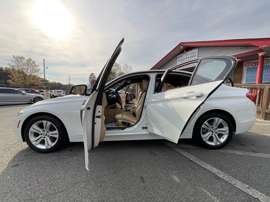 2016 BMW 3 Series Image 35