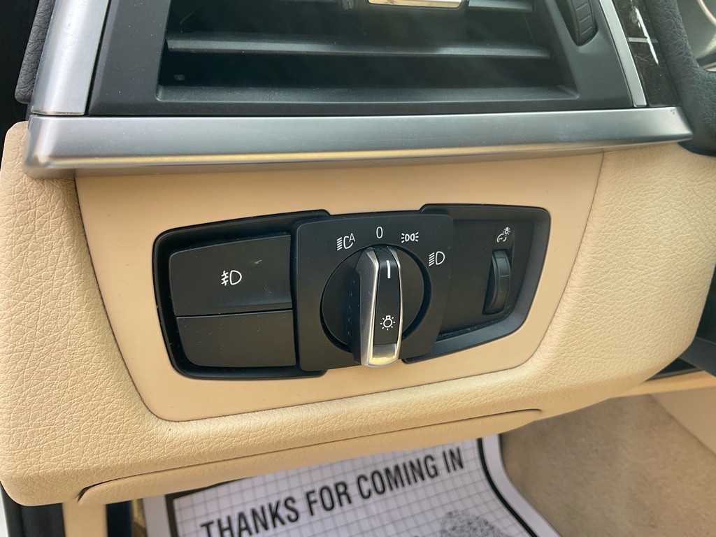 2016 BMW 3 Series Image 38