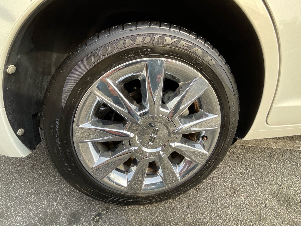 2012 Lincoln MKZ Image 12