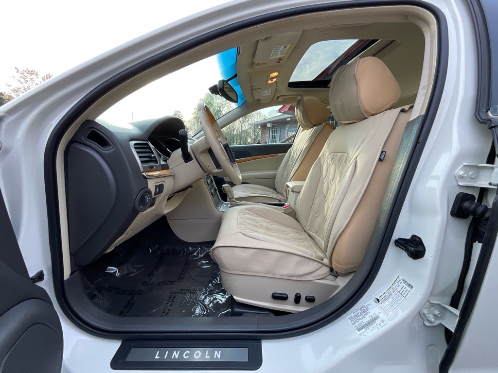 2012 Lincoln MKZ Image 14