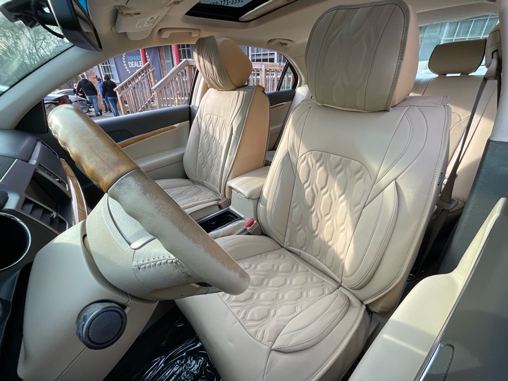 2012 Lincoln MKZ Image 16