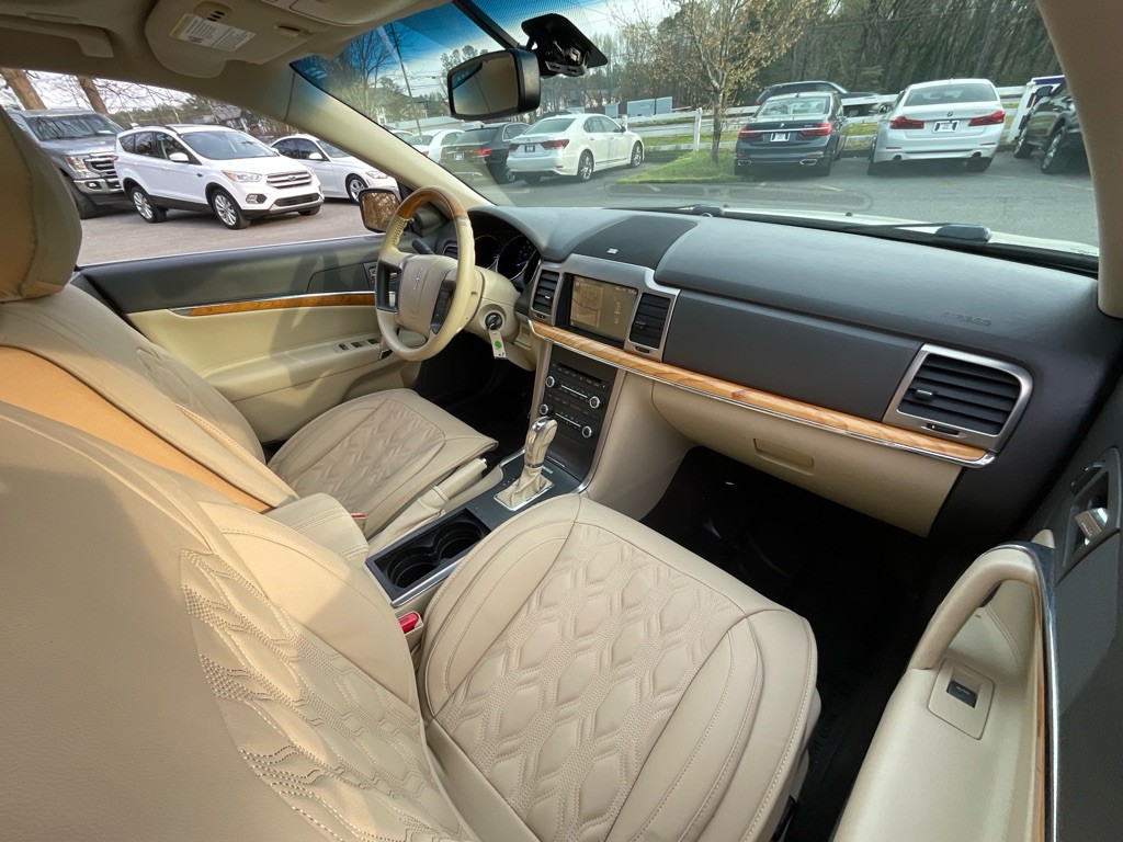 2012 Lincoln MKZ Image 18