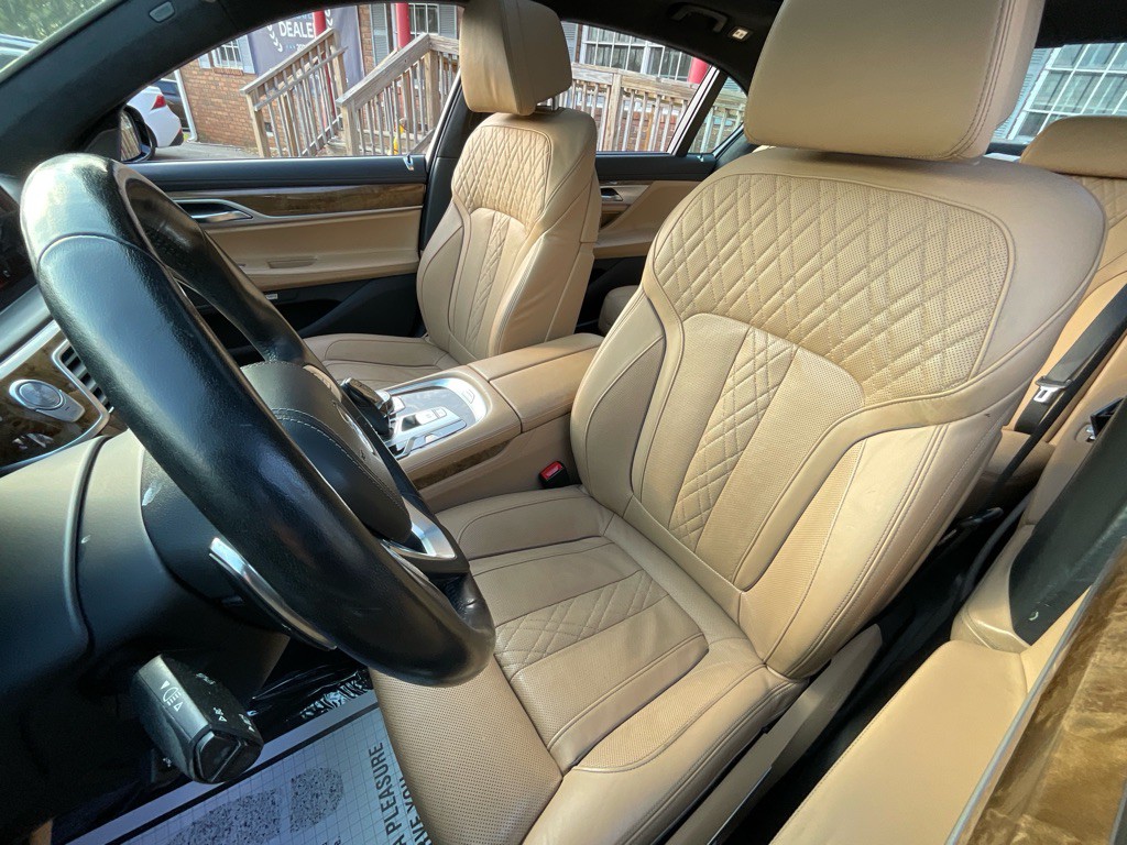 2016 BMW 7 Series Image 15